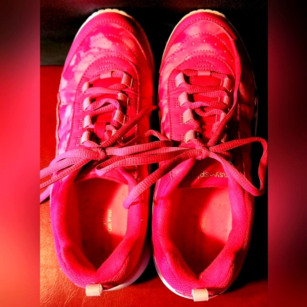 Easy Spirit  "Move For Pink" Plink Punter Athletic Sneakers 9 1/2 M,  Worn 1x